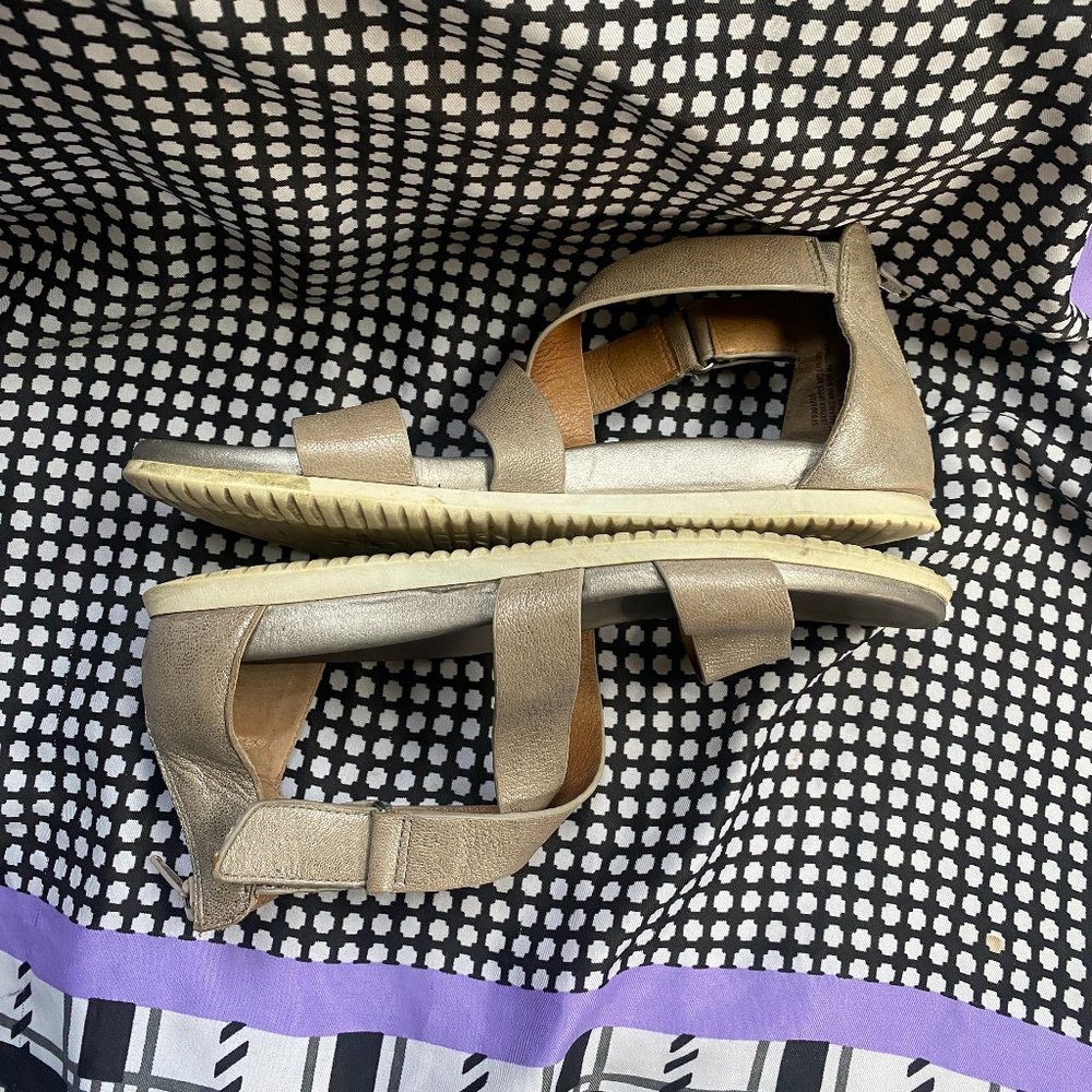 Söfft Fiora Womens Sandals Silver 7.5 Metallic